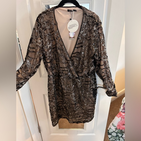 Boohoo Dresses & Skirts - Sequin long sleeve dress